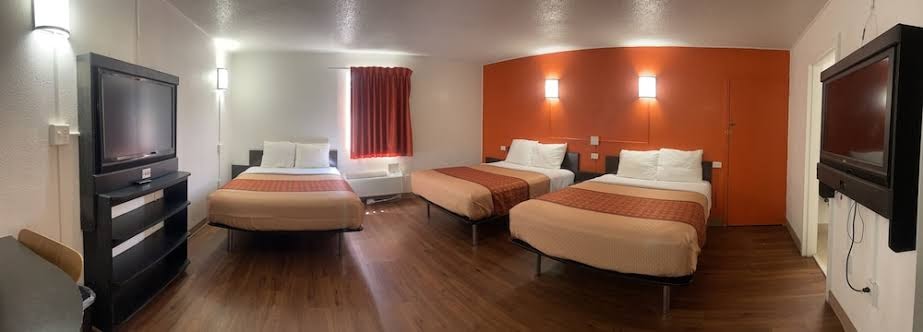 REGAL 8 INN & SUITES